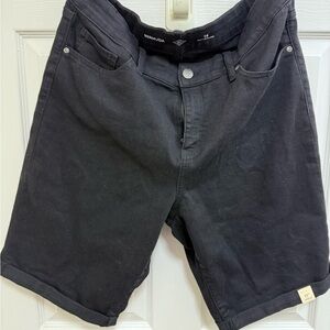 NWOT Women's Bermuda Jean Shorts in Black, Size 14